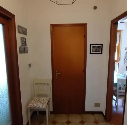 Апартаменти La Casa Dei Viaggiatori - - Posto Auto Gratuito В'яреджо